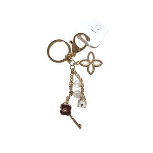 Keychain Pendant Four Leaf Red Key Floral Holiday Gift